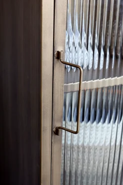 Industrial Vitrine Kabinett Golden Amaury Geriffeltes Glas 150/60