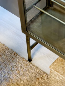 Industrial Weinregal Laurent Metallkorpus und Glas Antik-Gold für 26 Flaschen