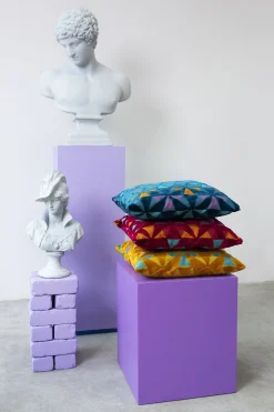 Retro Kissen Start The Fireworks in drei verschiedenen Farben