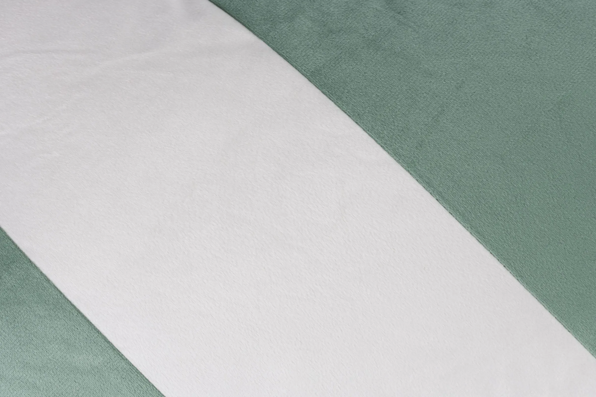 Retro Kissen Stripes in Grün-Weiß 60 cm