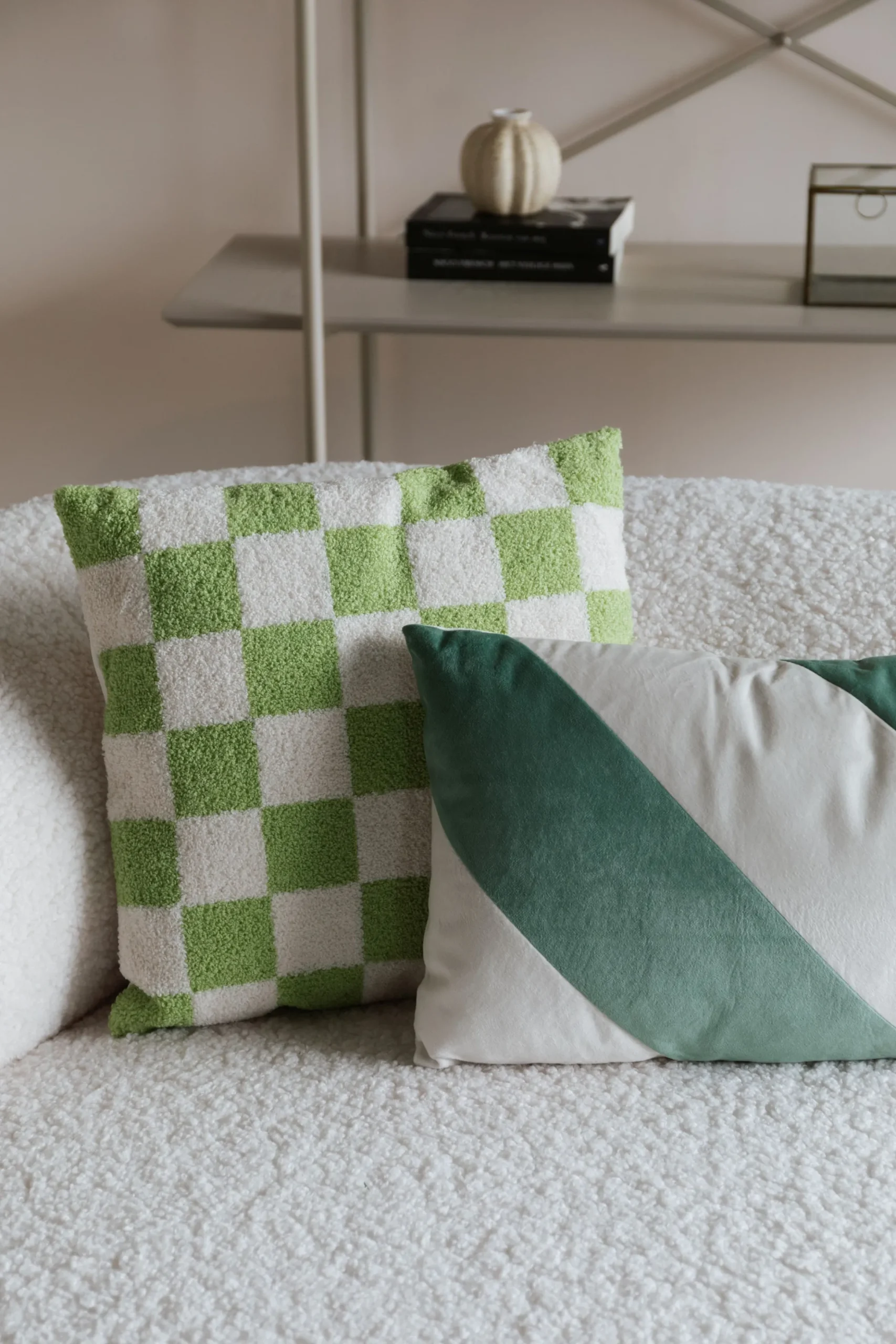 Retro Kissen Stripes in Grün-Weiß 60 cm