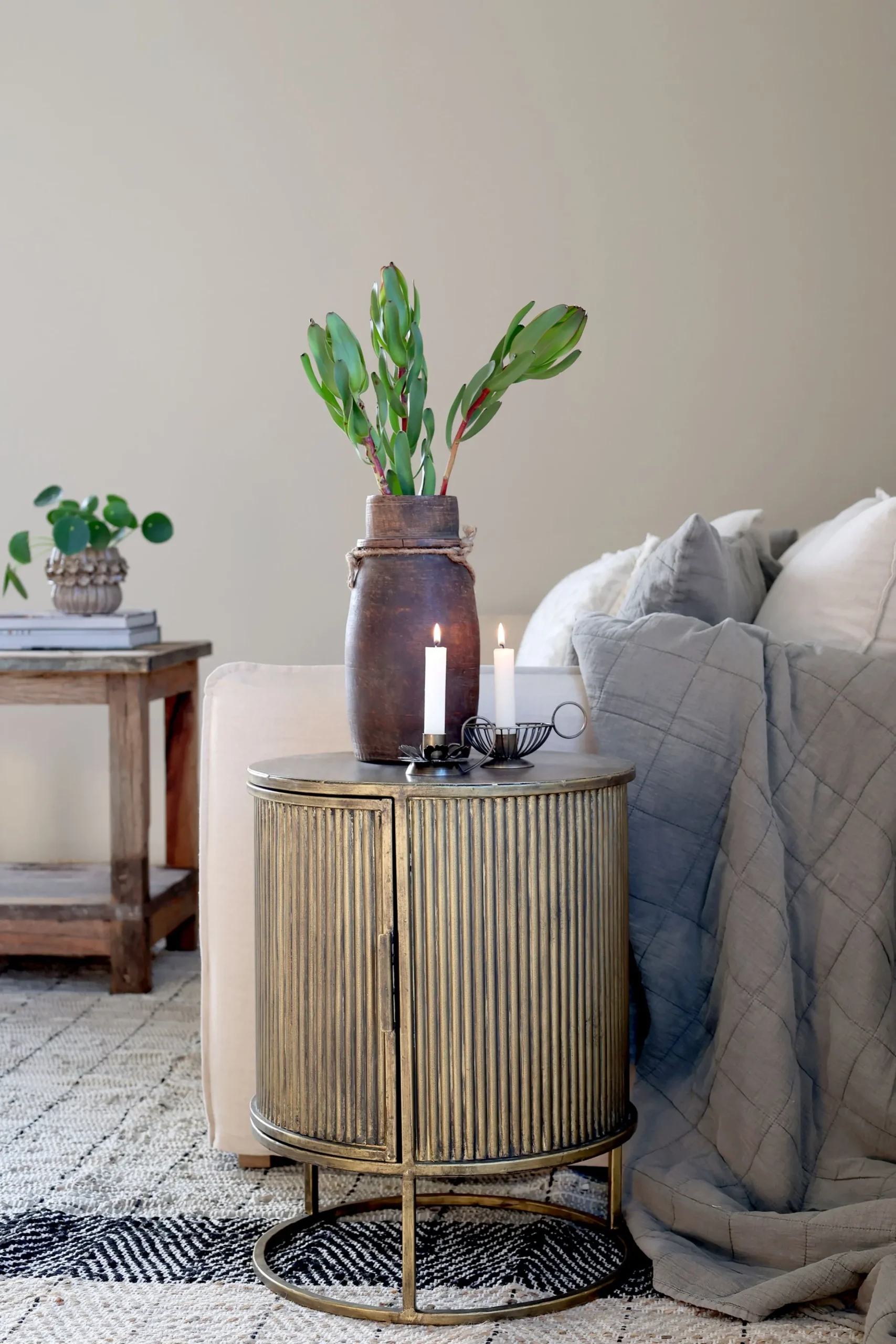 Vintage Beistelltisch Nachttisch Remi Rillenoptik Metall Antik-Messing