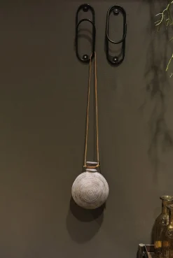 Vintage Deko Tonflasche mit Lederband
