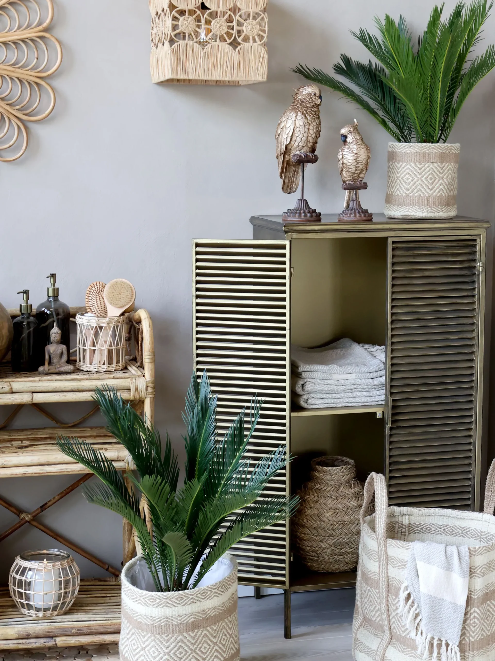 Vintage Dekofigur Papagei auf Ständer in Antik-Messing