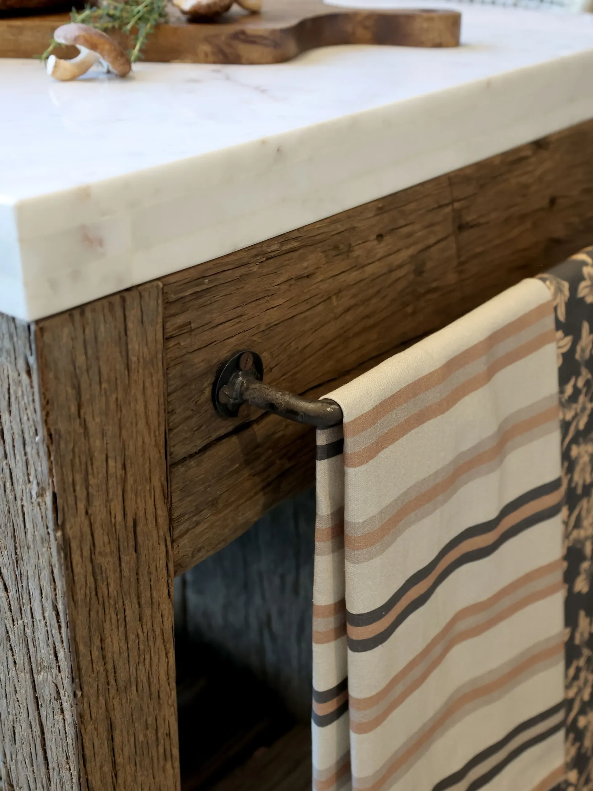 Vintage Kücheninsel Anrichtetisch Grimaud recyceltes Holz und Marmorplatte