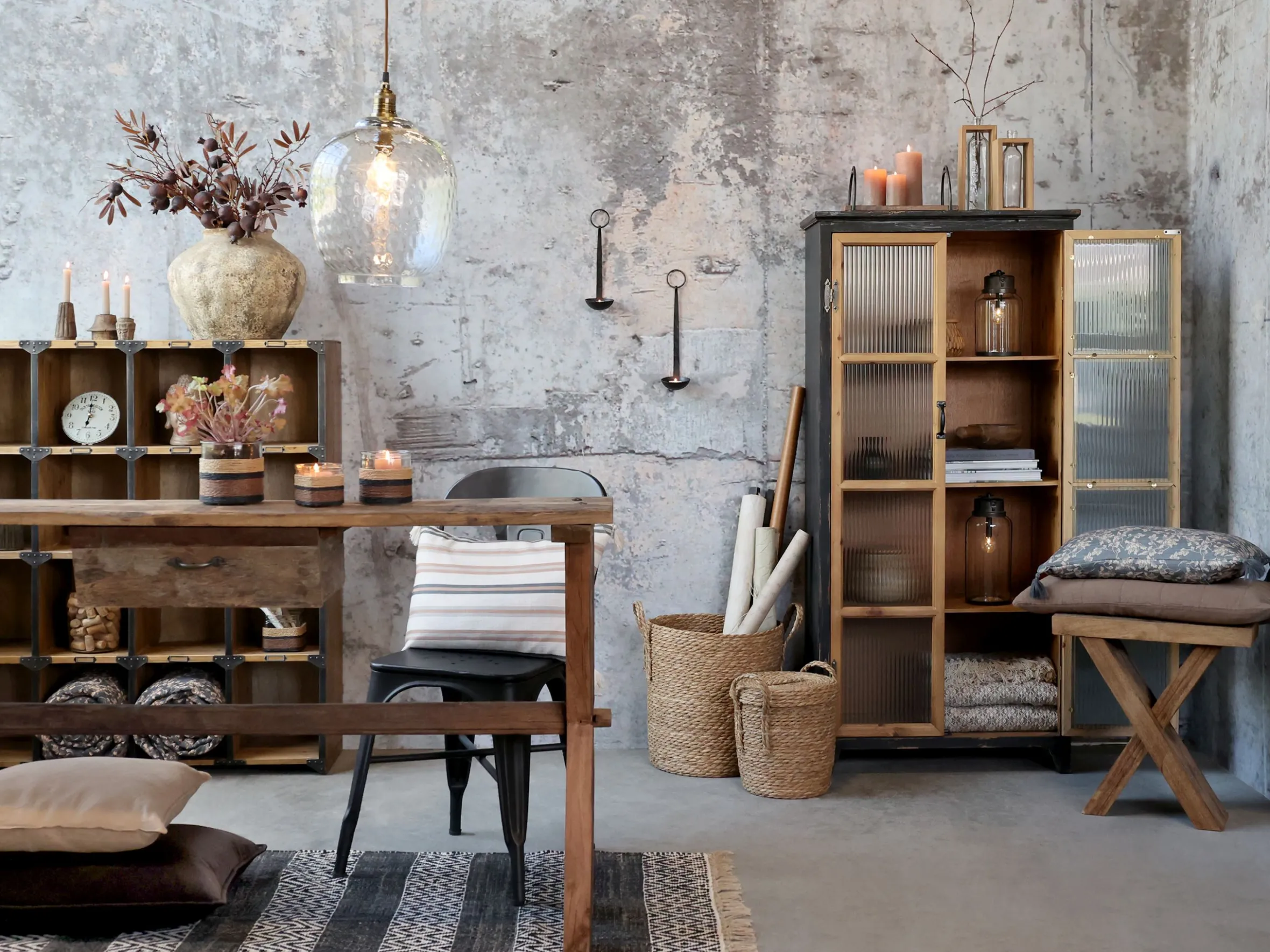 Vintage Vitrine Mathéo Holz Metall geripptes Glas