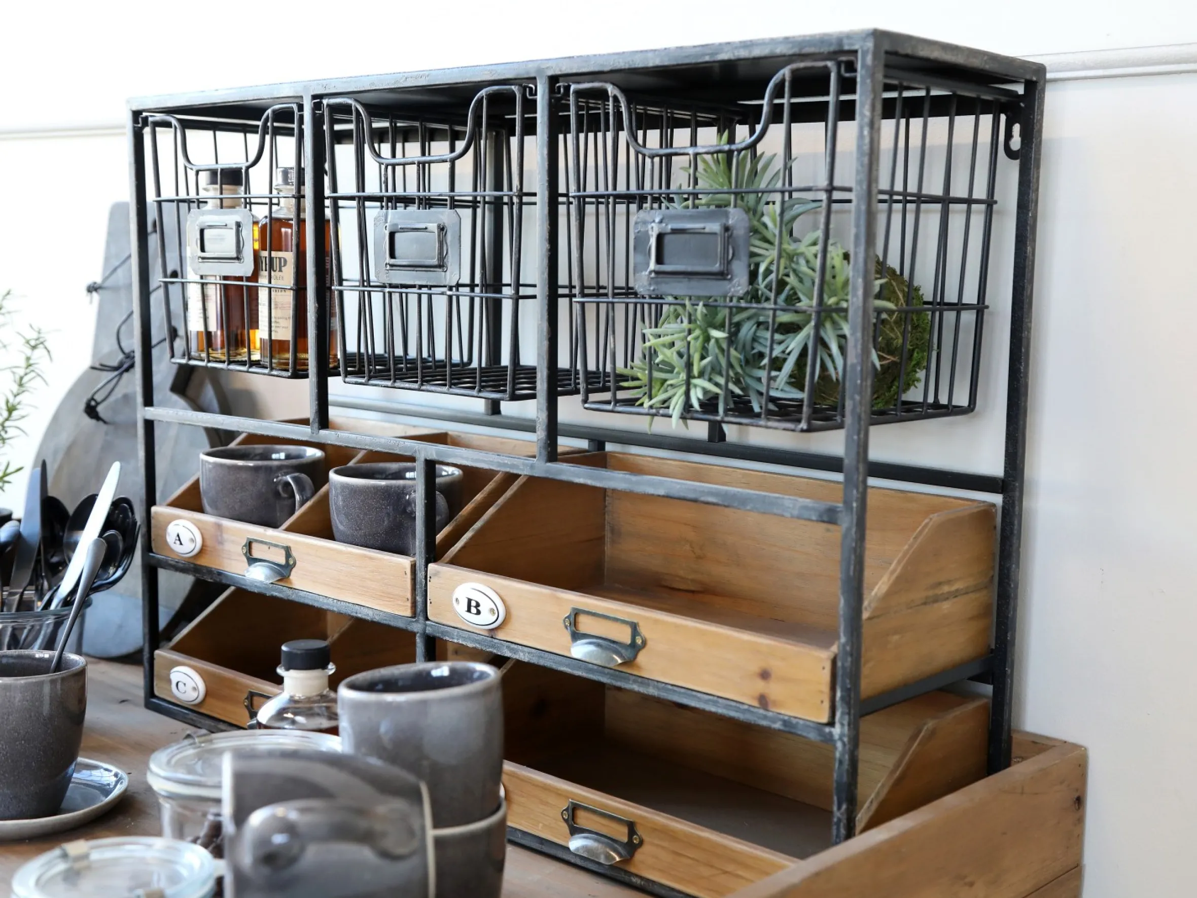 Vintage Wandregal Bruno 4 Schubladen 3 Gitterfächern Schwarz