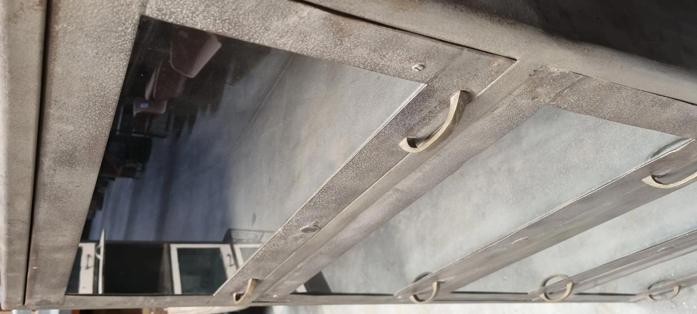 Vitrine Geschirrschrank Büroschrank Rusty Industrial Einzelstück Silbergrau