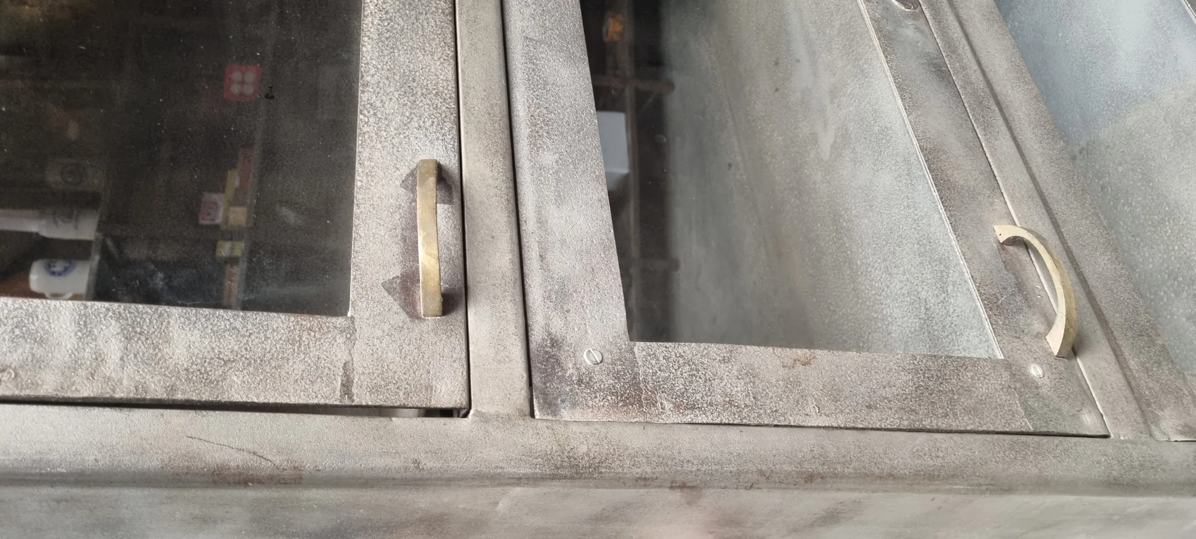 Vitrine Geschirrschrank Büroschrank Rusty Industrial Einzelstück Silbergrau